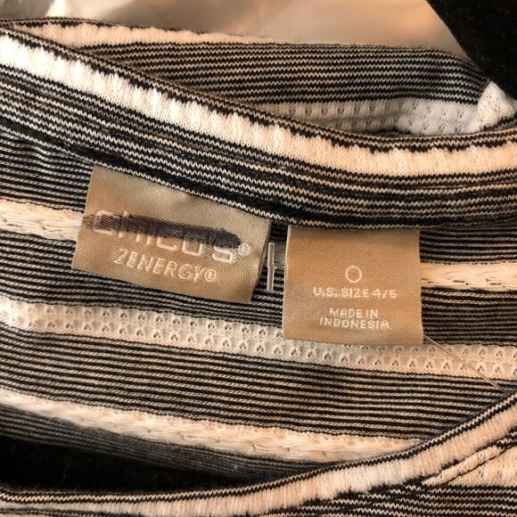Chicos Zenergy Textured Envelope Hem Tunic Top Striped Gray White 0 (US 4/6) - Picture 3 of 6